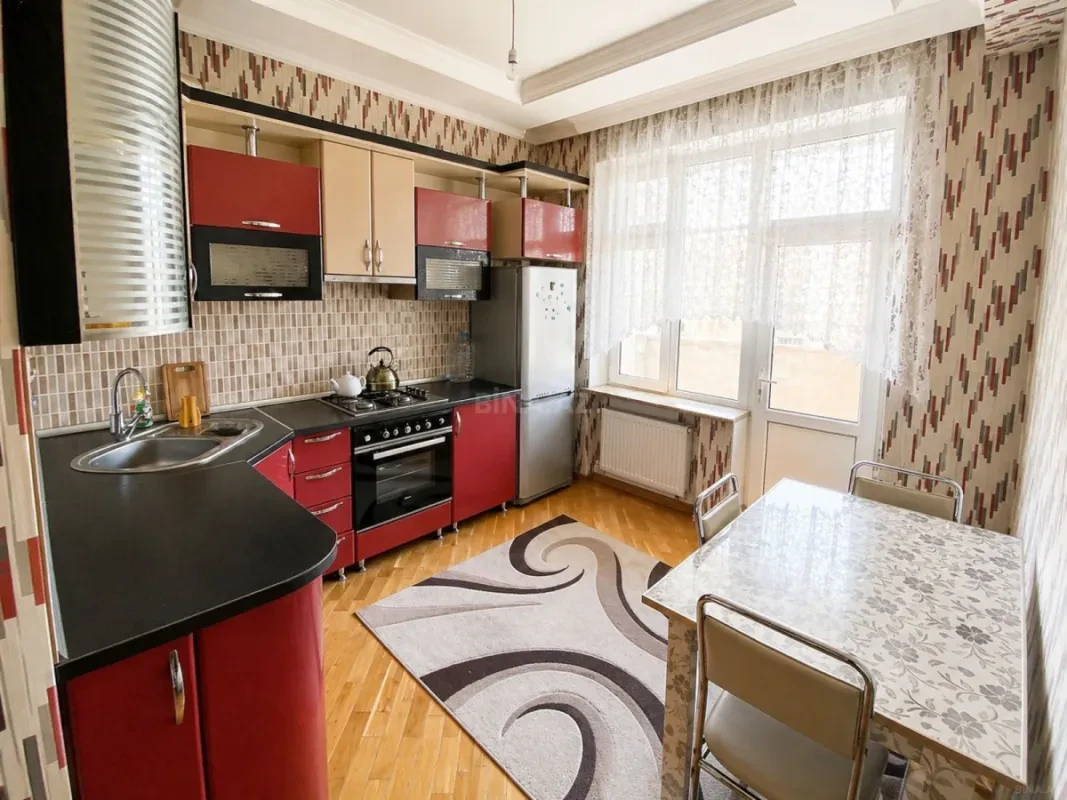 Satılır 2 otaqlı mənzil 90 m²