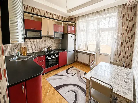 Satılır 2 otaqlı mənzil 90 m²