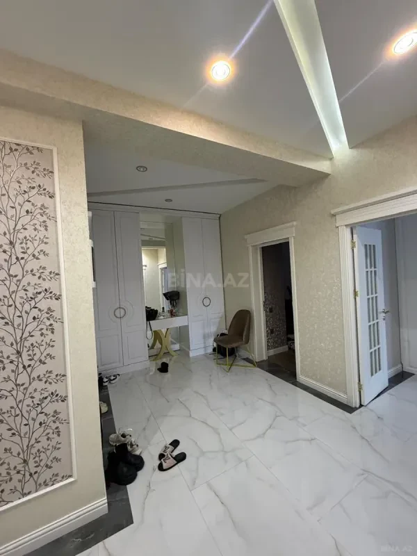 Kirayə verilir 4 otaqlı mənzil 115 m²