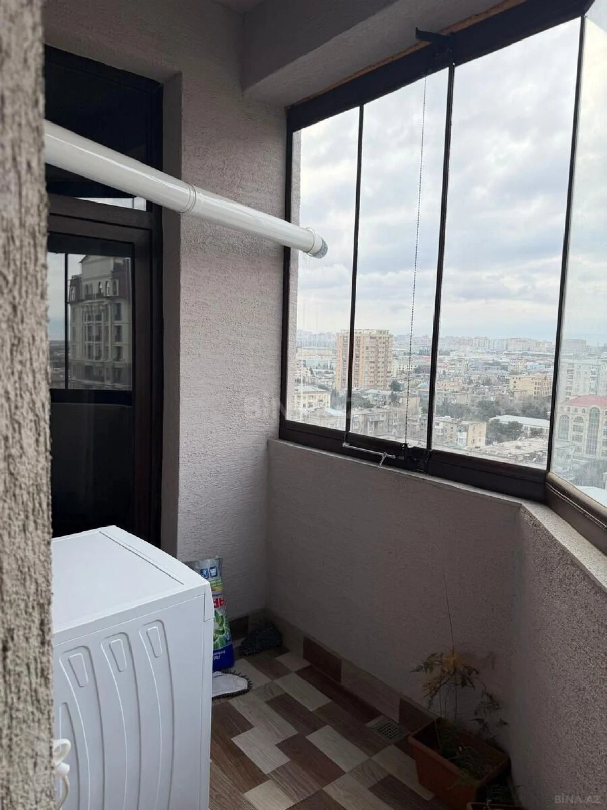 Kirayə verilir 4 otaqlı mənzil 115 m²