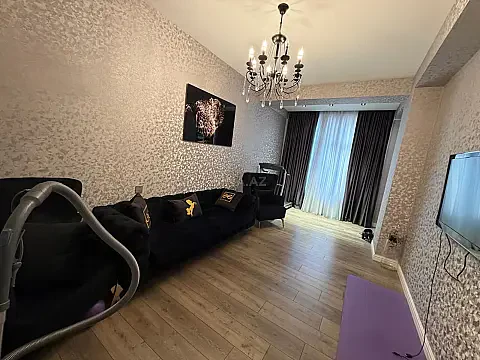 Kirayə verilir 4 otaqlı mənzil 115 m²