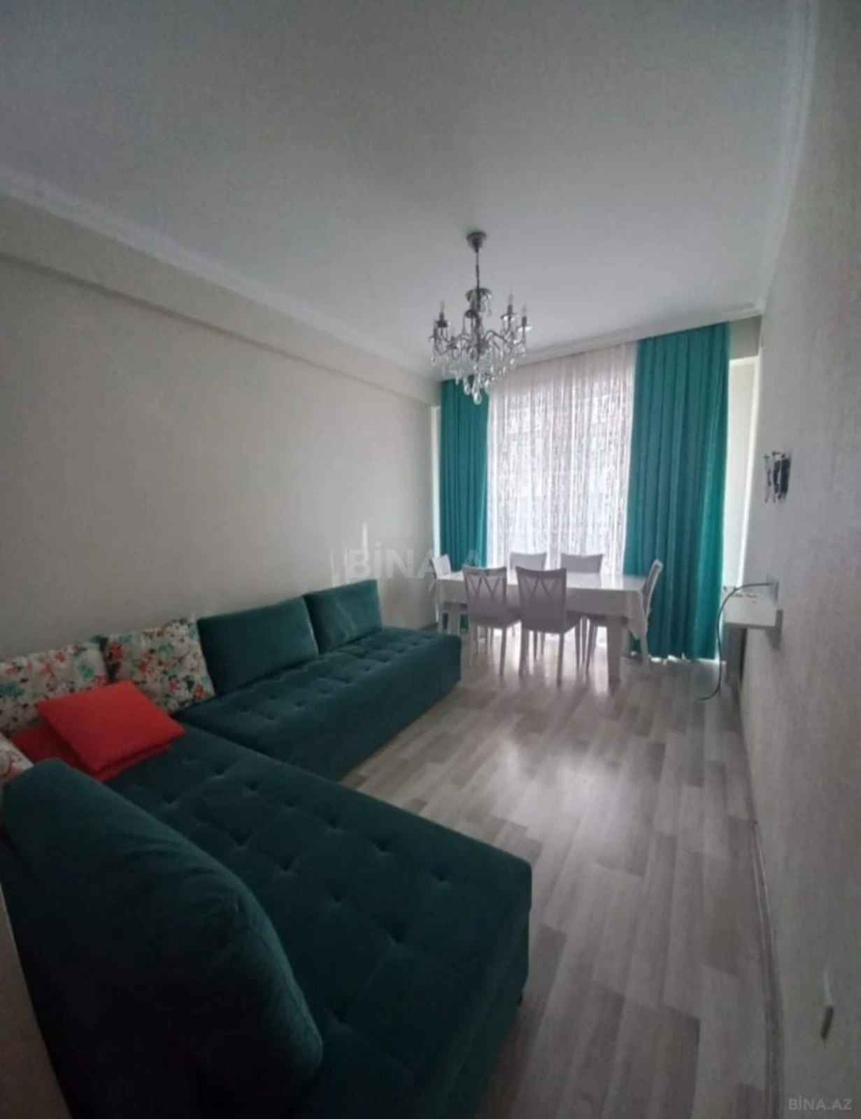Kirayə verilir 2 otaqlı mənzil 65 m²