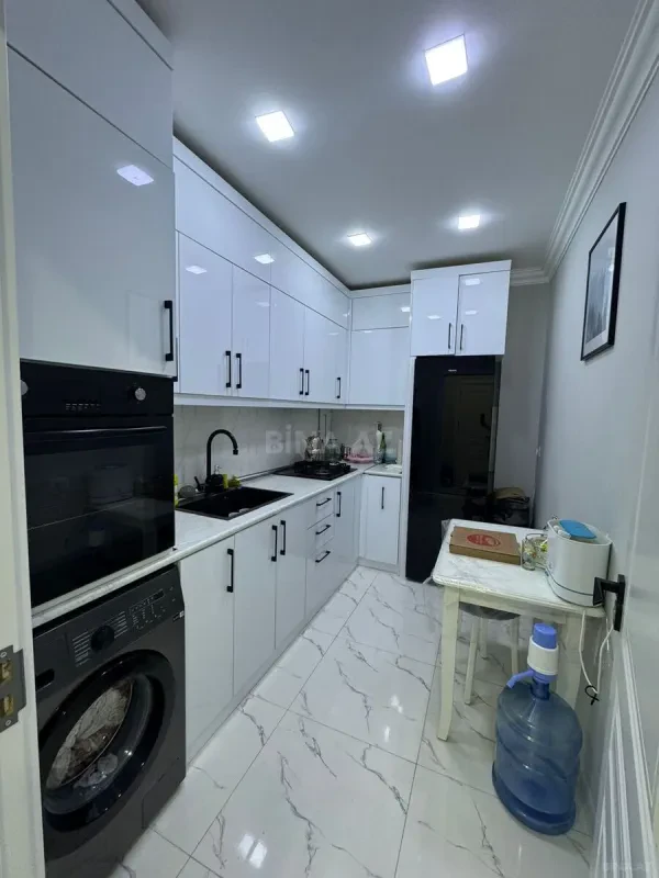 Satılır 2 otaqlı mənzil 70 m²