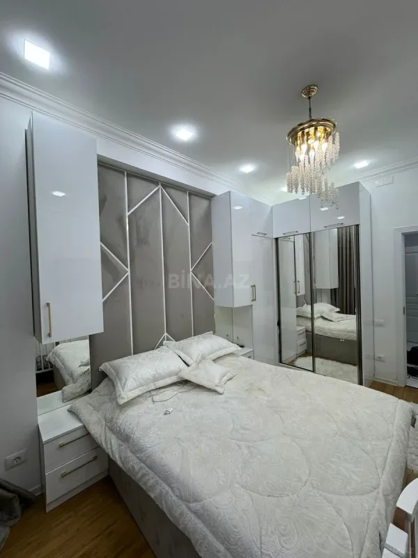 Satılır 2 otaqlı mənzil 70 m²