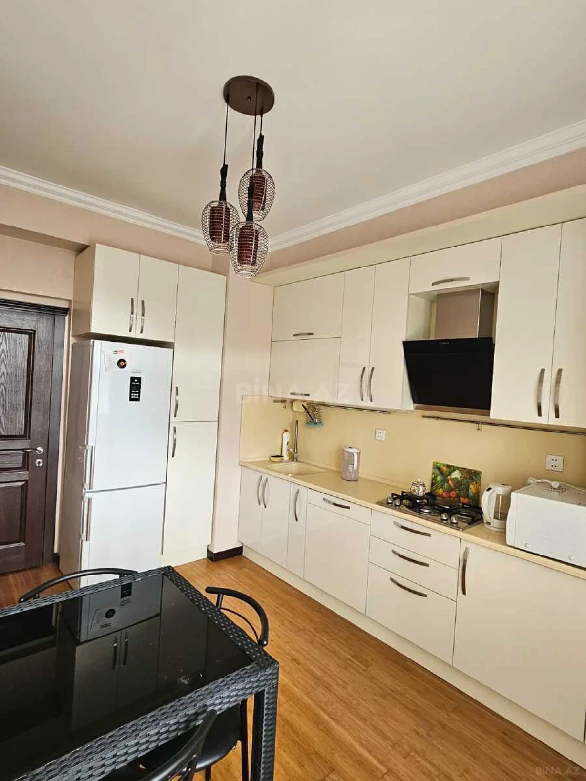 Kirayə verilir 2 otaqlı mənzil 70 m²