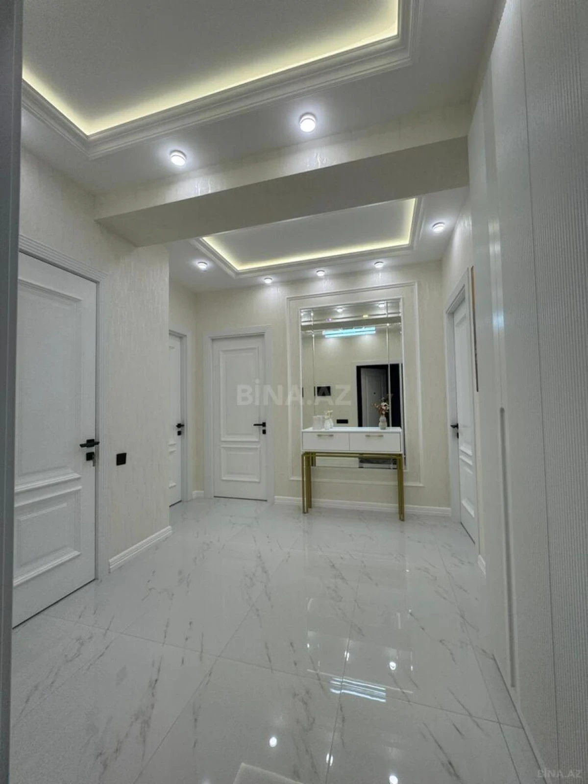 Satılır 3 otaqlı mənzil 91 m²