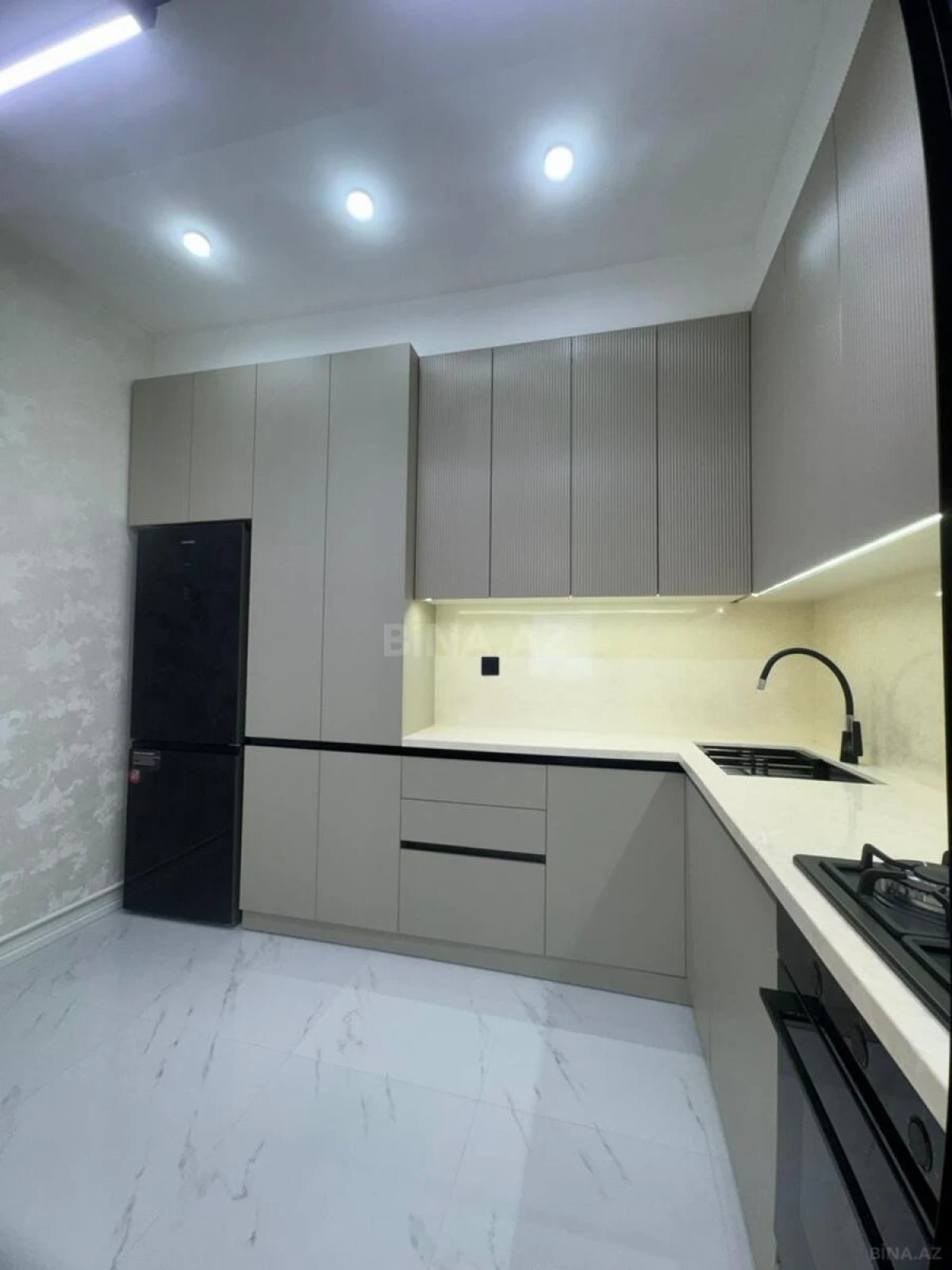 Satılır 3 otaqlı mənzil 91 m²