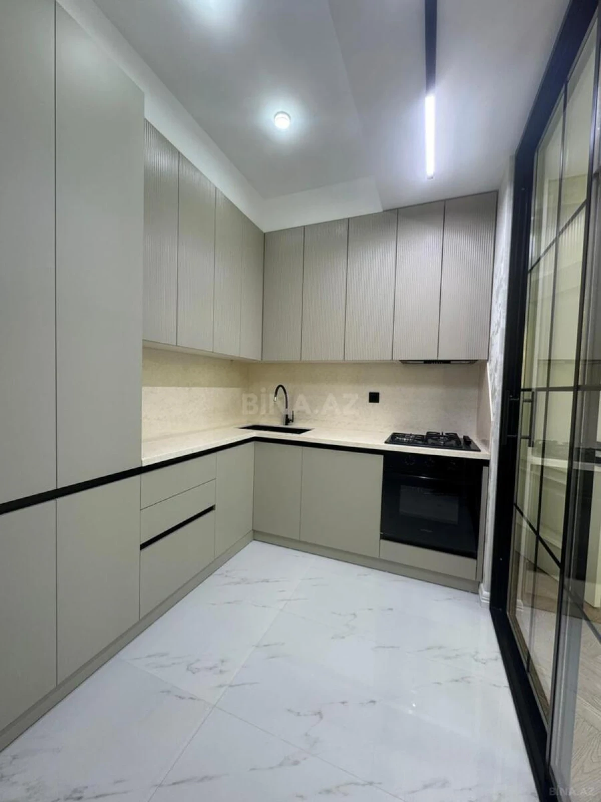 Satılır 3 otaqlı mənzil 91 m²