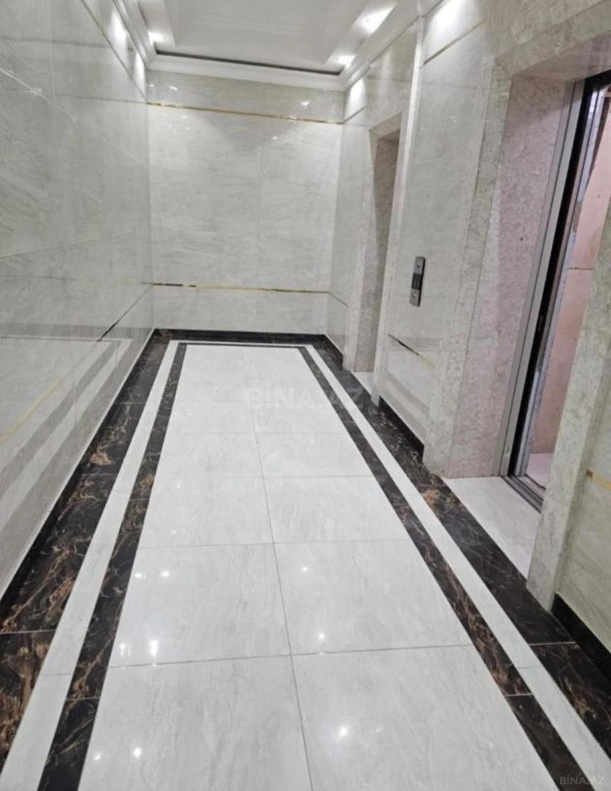 Satılır 2 otaqlı mənzil 99.3 m²