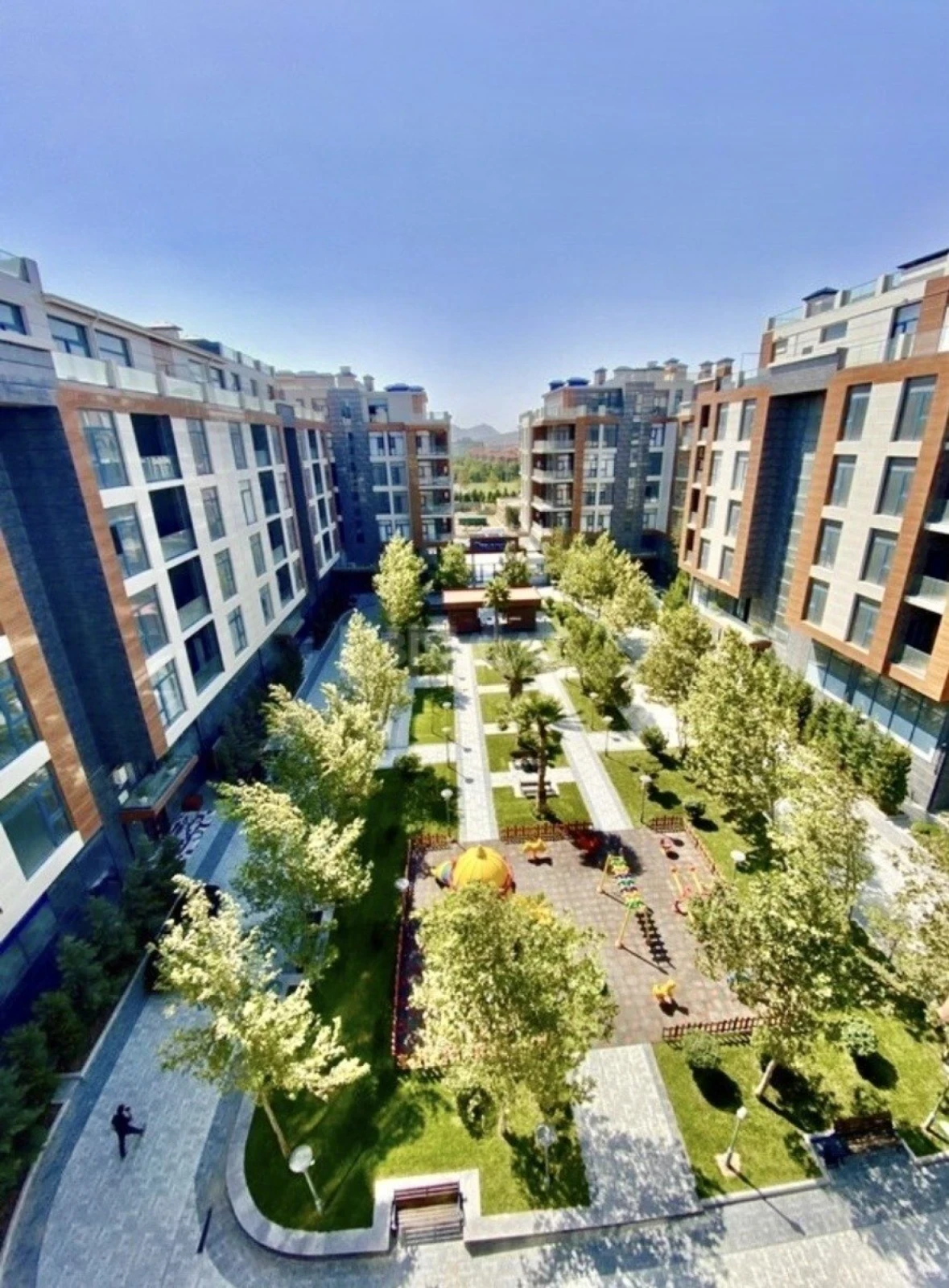 Satılır 2 otaqlı mənzil 66.9 m²