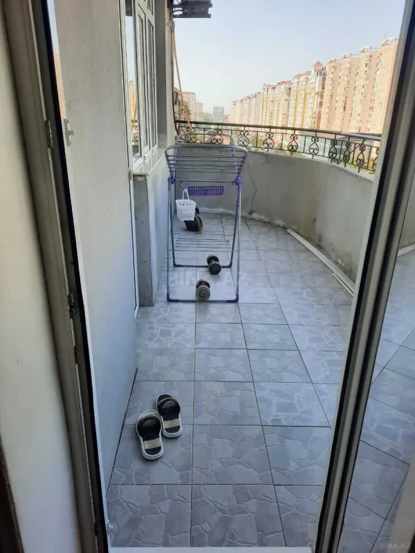 Satılır 4 otaqlı mənzil 115 m²