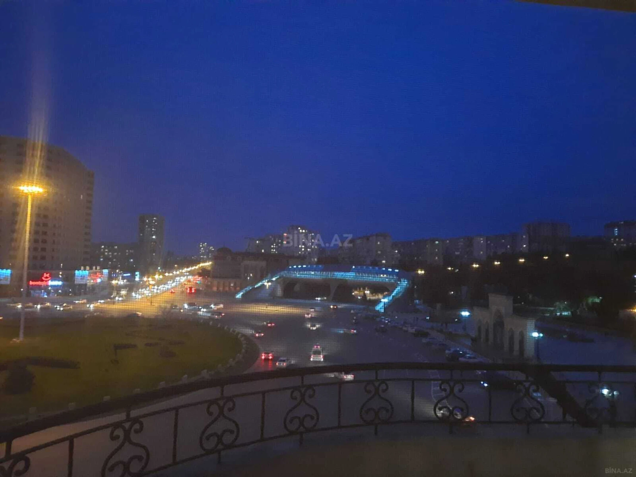 Satılır 4 otaqlı mənzil 115 m²