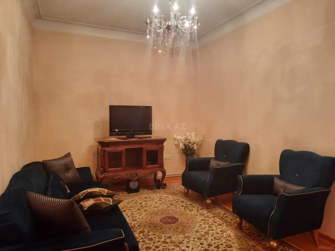 Satılır 4 otaqlı mənzil 115 m²