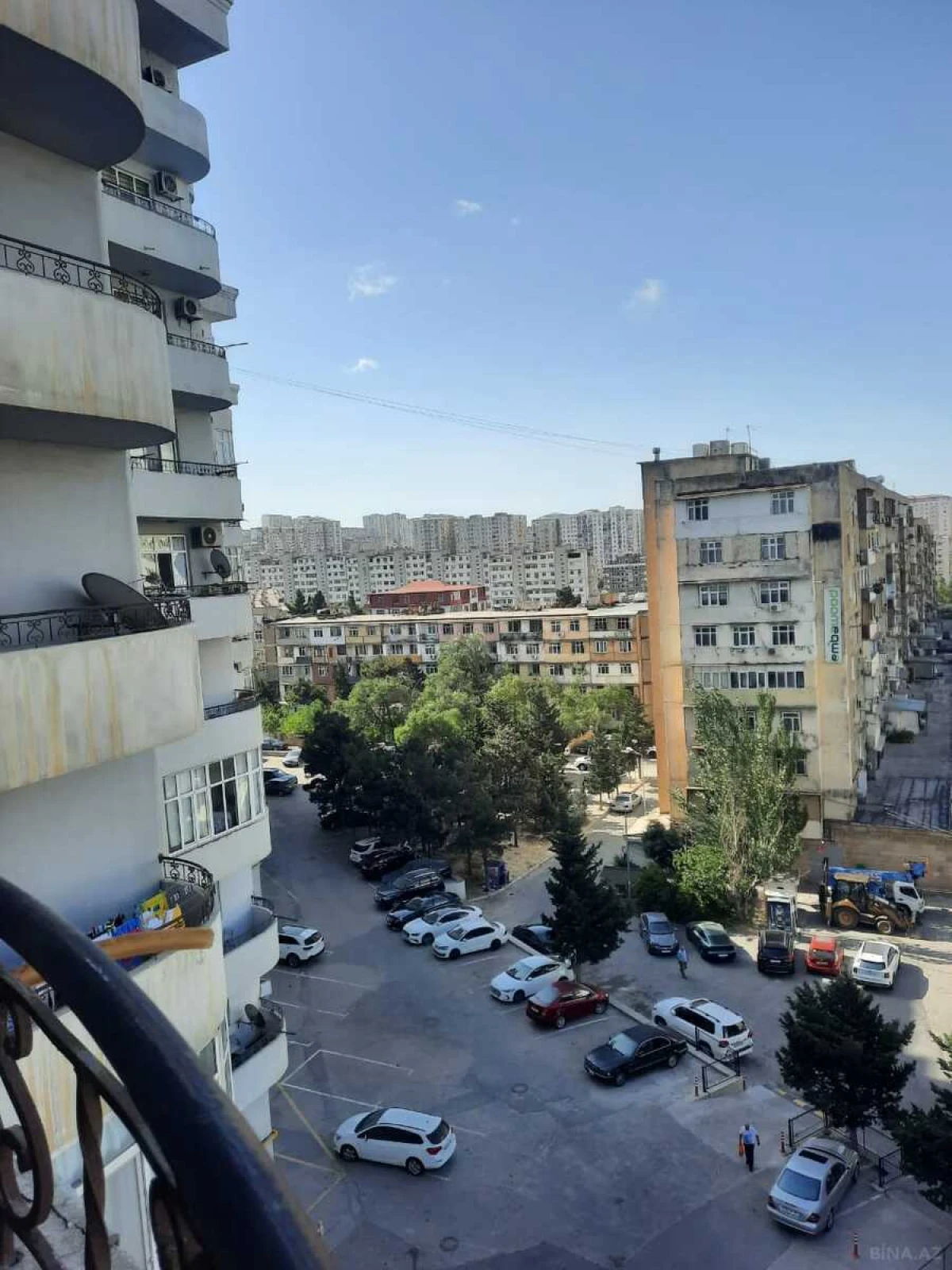 Satılır 4 otaqlı mənzil 115 m²