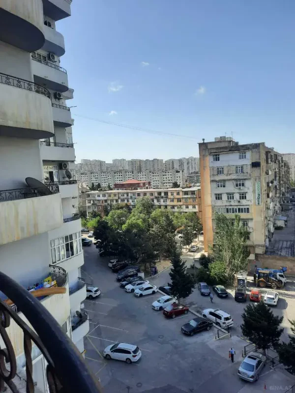 Satılır 4 otaqlı mənzil 115 m²