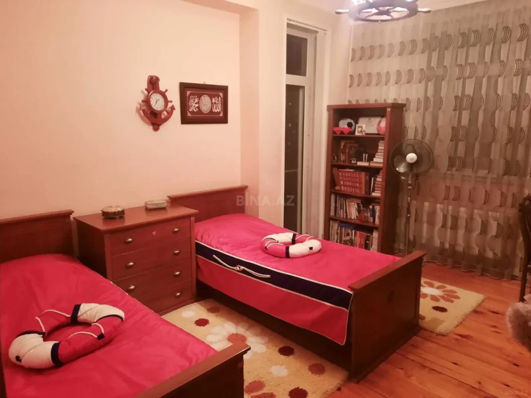 Satılır 4 otaqlı mənzil 115 m²