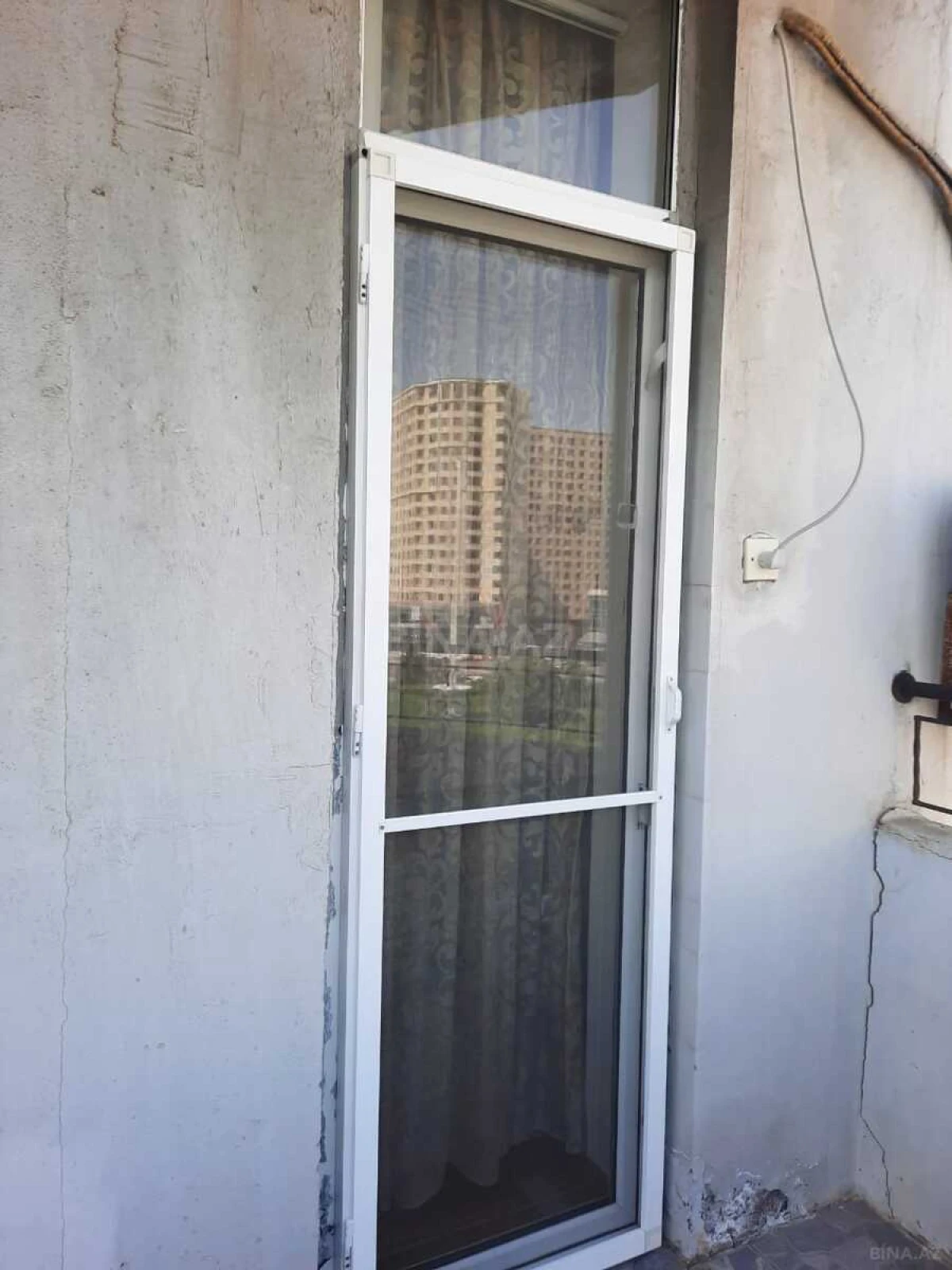 Satılır 4 otaqlı mənzil 115 m²