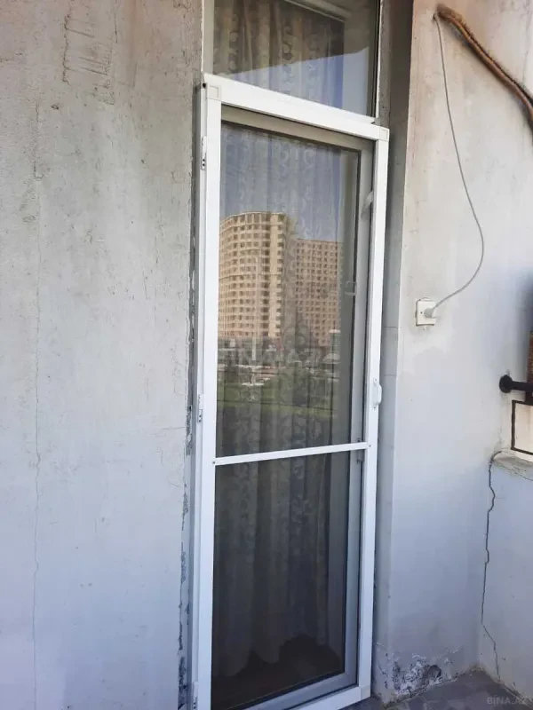 Satılır 4 otaqlı mənzil 115 m²
