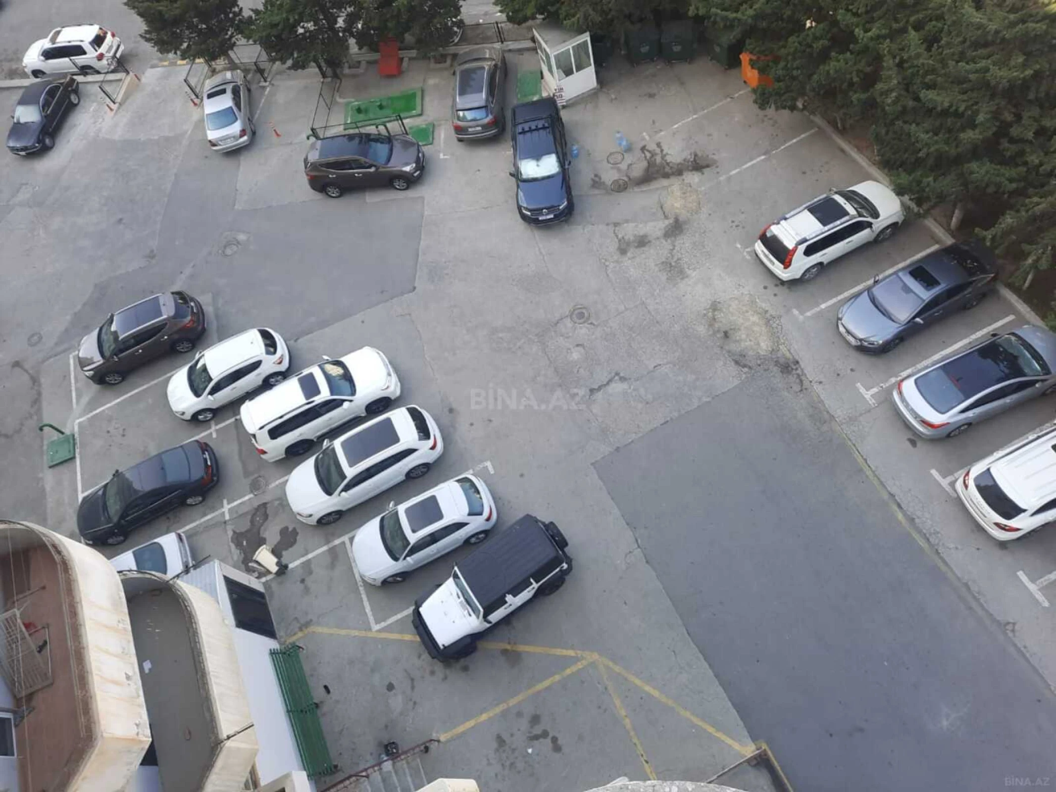 Satılır 4 otaqlı mənzil 115 m²