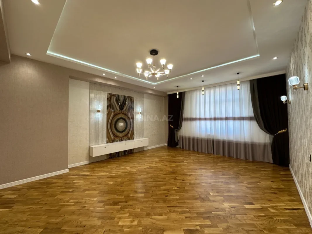 Satılır 3 otaqlı mənzil 115 m²