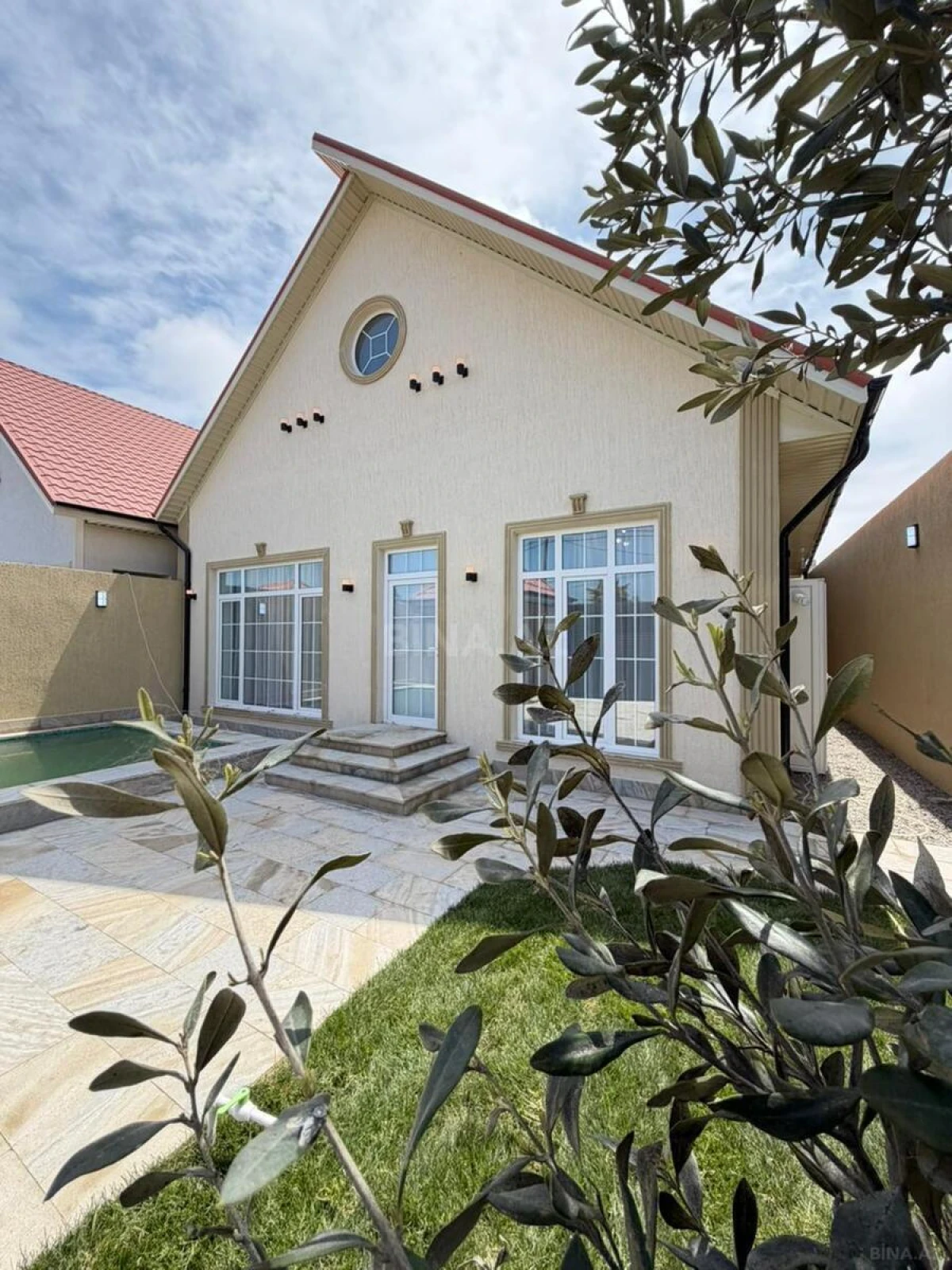 Satılır 4 otaqlı həyət evi 130 m²