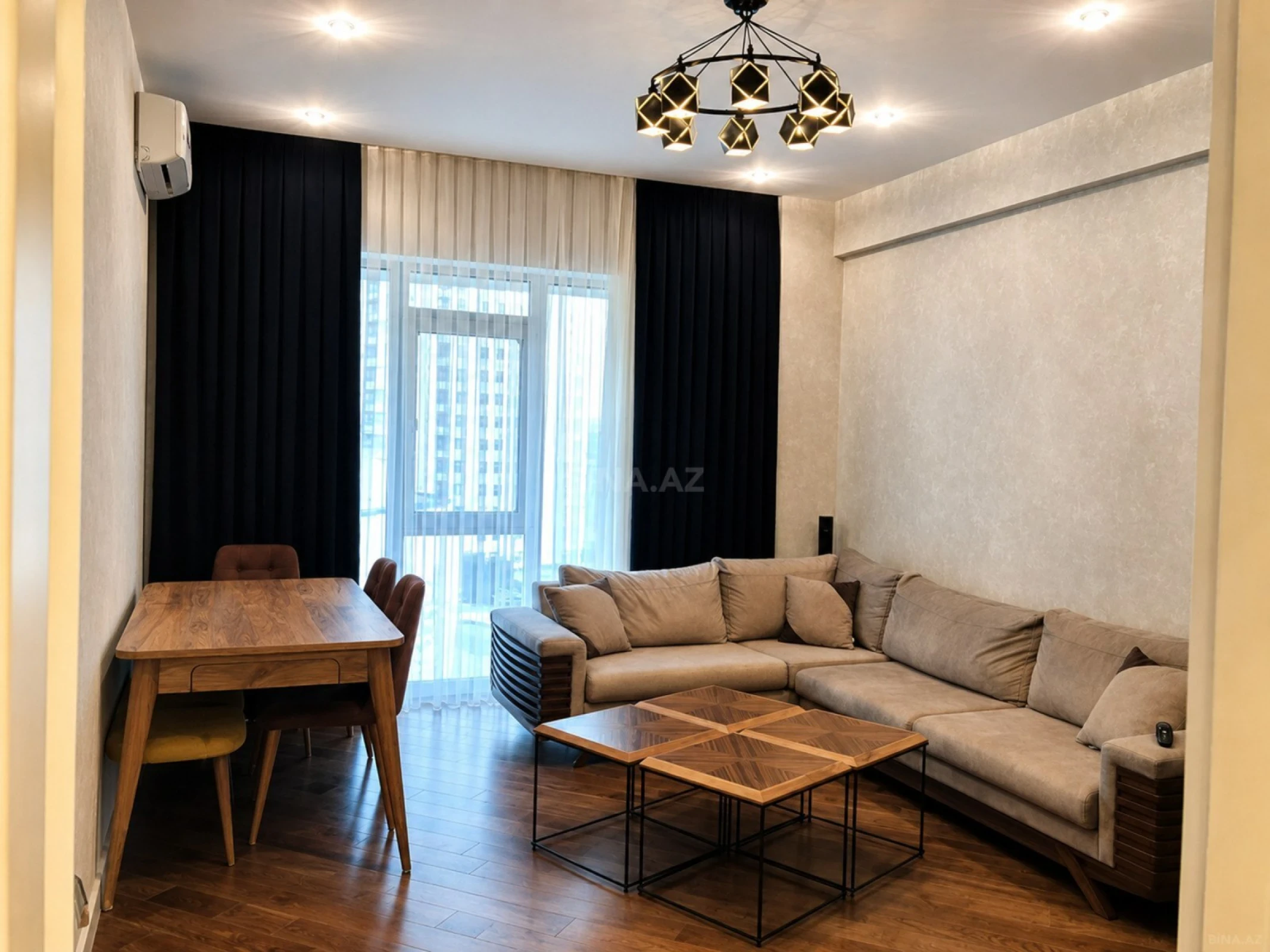 Satılır 3 otaqlı mənzil 115 m²
