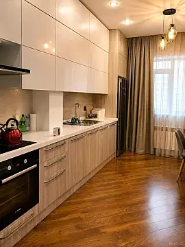 Satılır 3 otaqlı mənzil 115 m²