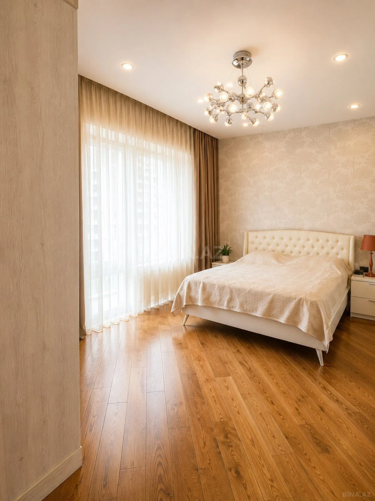 Satılır 3 otaqlı mənzil 115 m²