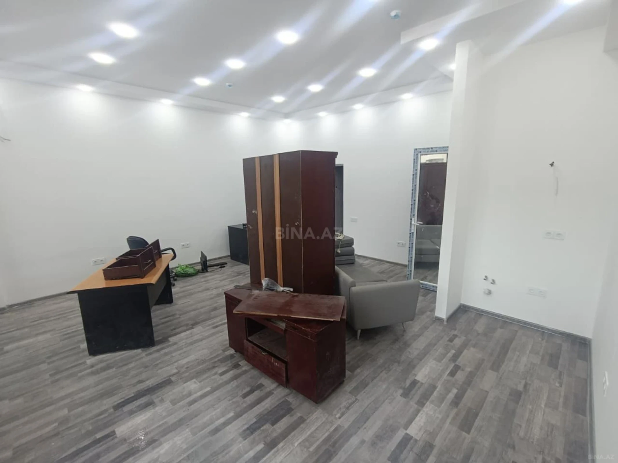 Kirayə verilir 1 otaqlı ofis 37 m²