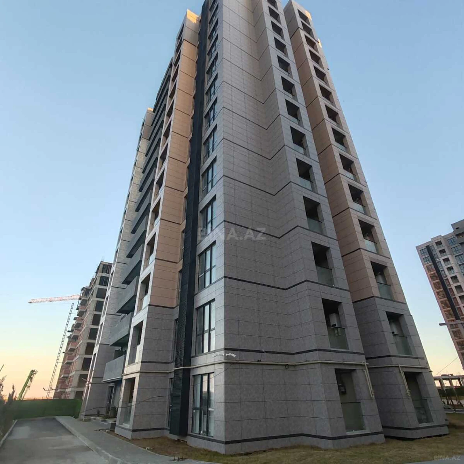 Satılır 2 otaqlı mənzil 63 m²