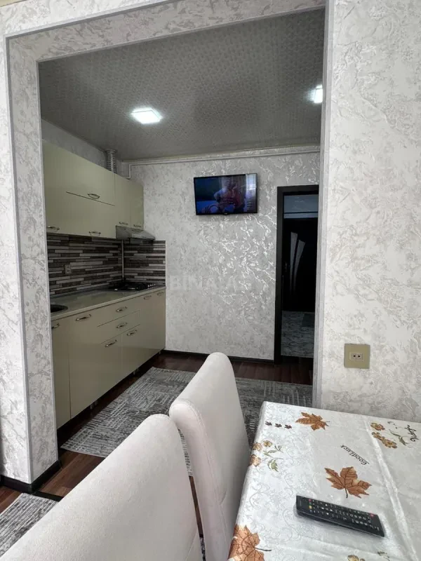 Kirayə verilir 2 otaqlı mənzil 50 m²