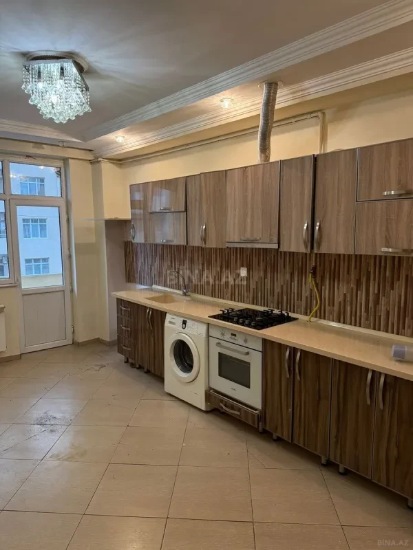 Kirayə verilir 2 otaqlı mənzil 85 m²