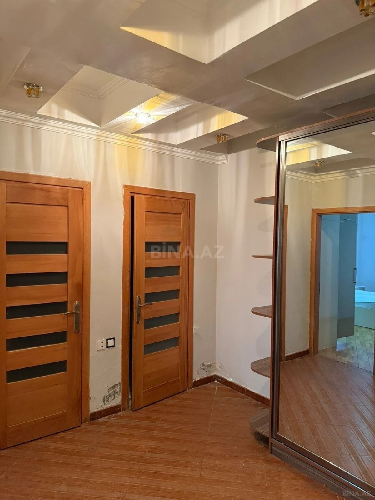 Kirayə verilir 2 otaqlı mənzil 85 m²