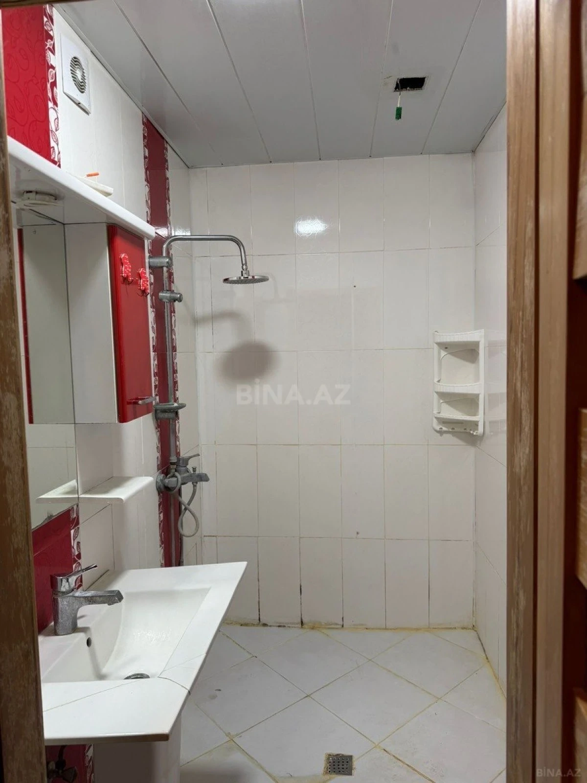 Kirayə verilir 2 otaqlı mənzil 85 m²