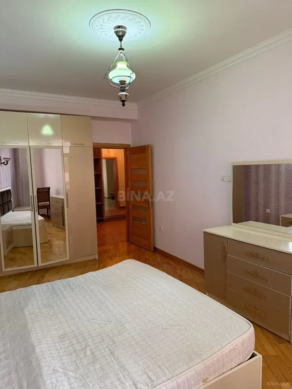 Kirayə verilir 2 otaqlı mənzil 85 m²