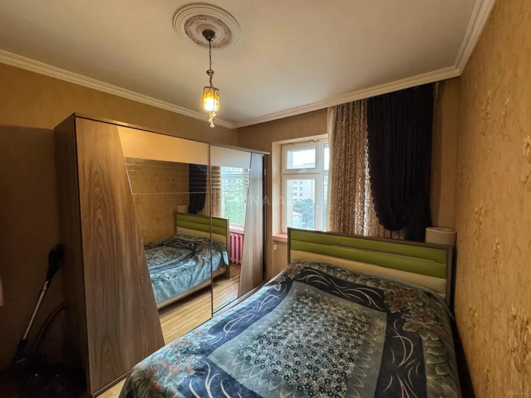 Satılır 2 otaqlı mənzil 65 m²