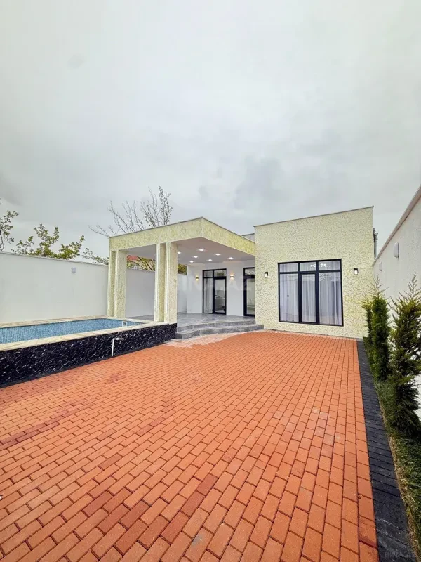 Satılır 4 otaqlı həyət evi 140 m²