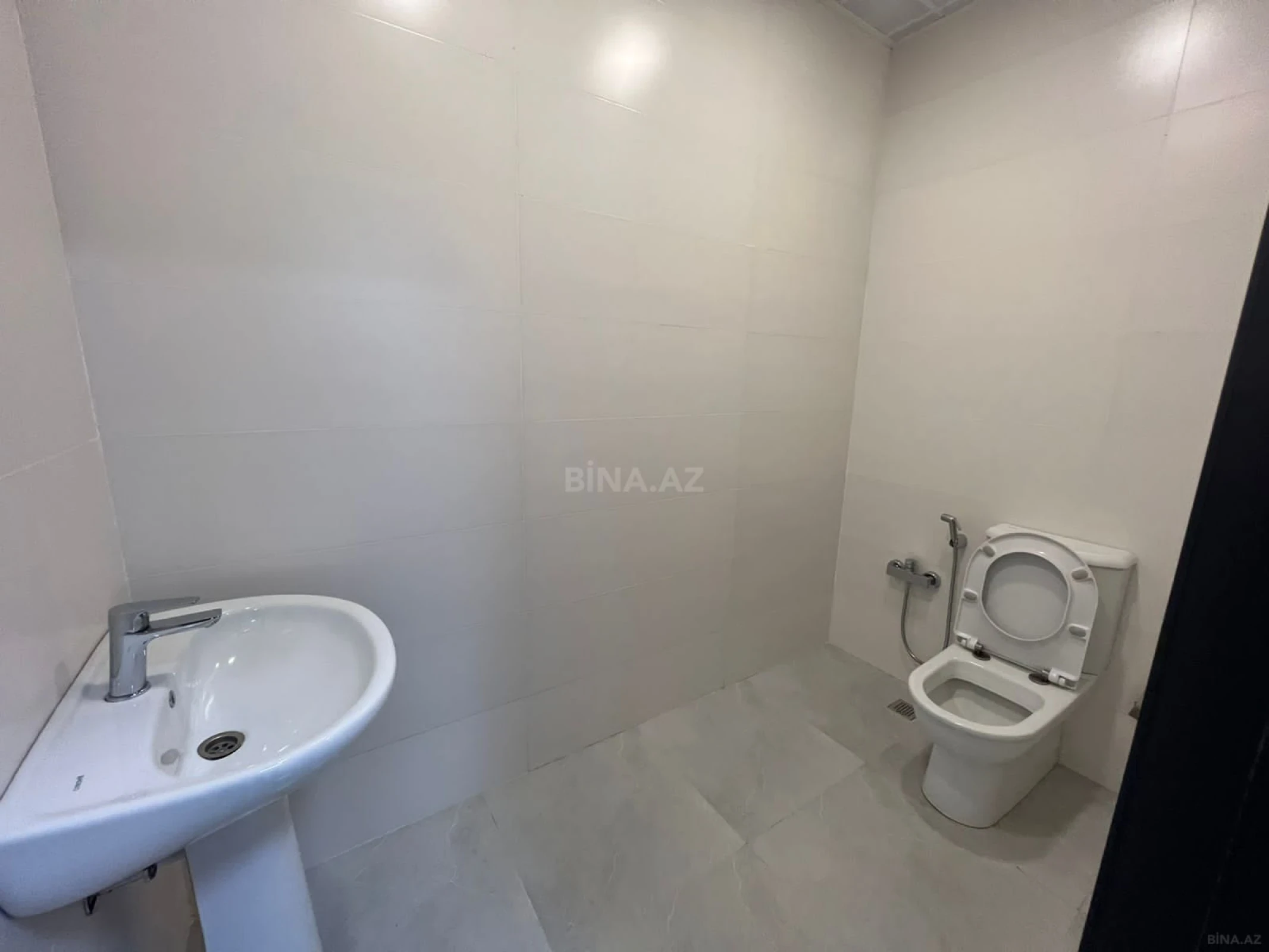 Kirayə verilir 4 otaqlı ofis 175 m²