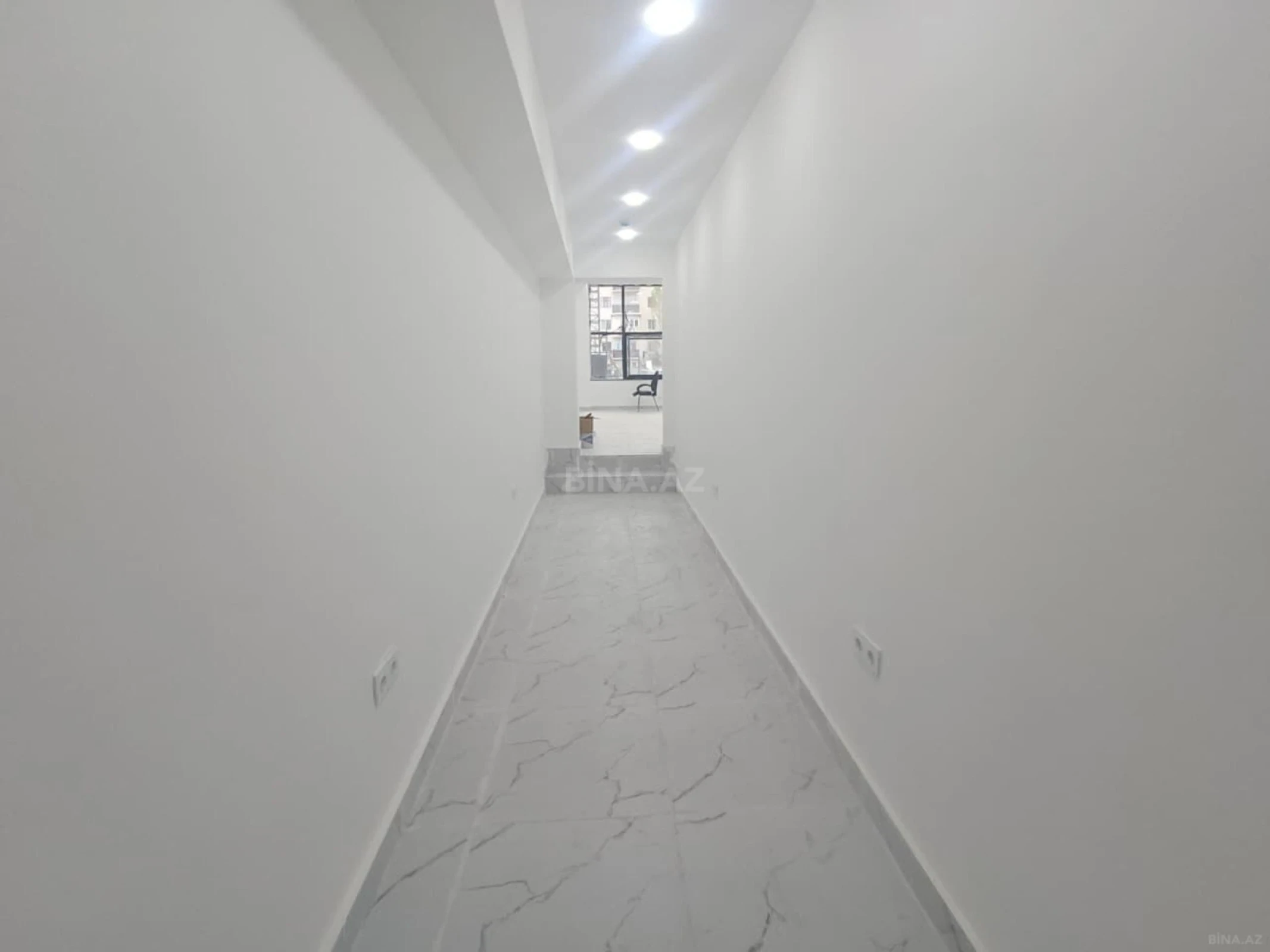 Kirayə verilir 1 otaqlı ofis 65 m²