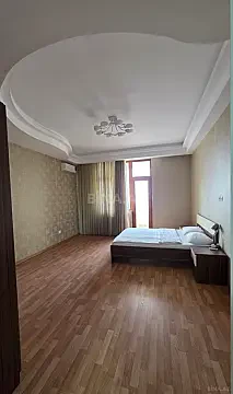 Kirayə verilir 4 otaqlı mənzil 200 m²