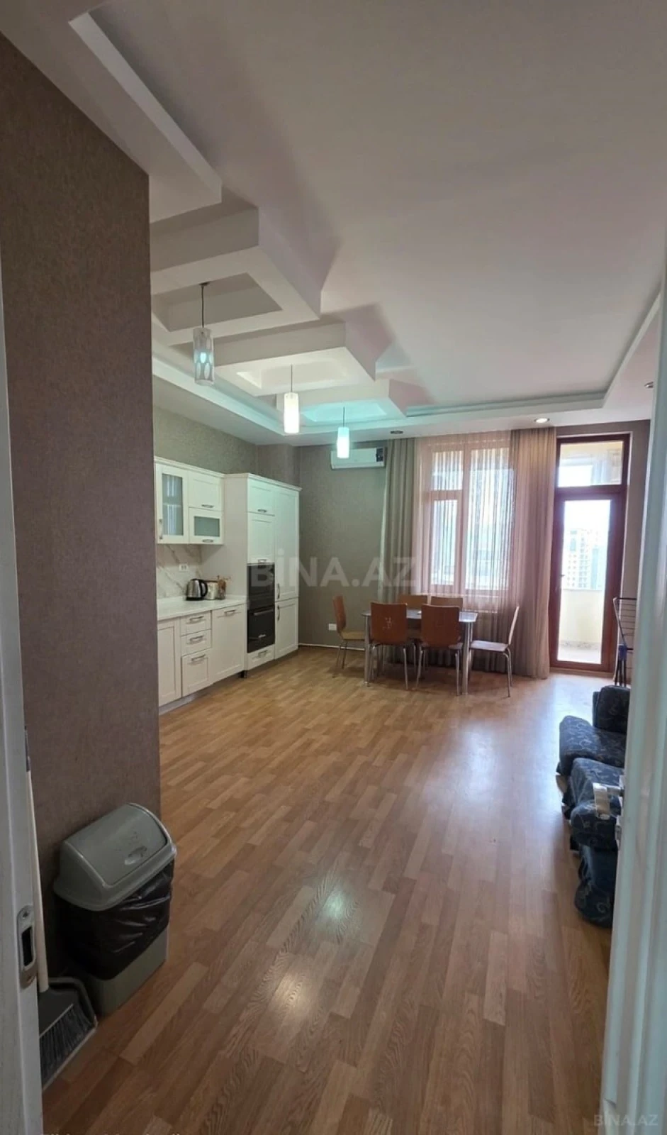 Kirayə verilir 4 otaqlı mənzil 200 m²