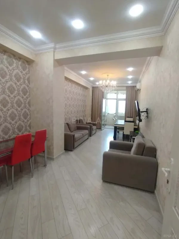 Kirayə verilir 2 otaqlı mənzil 74 m²