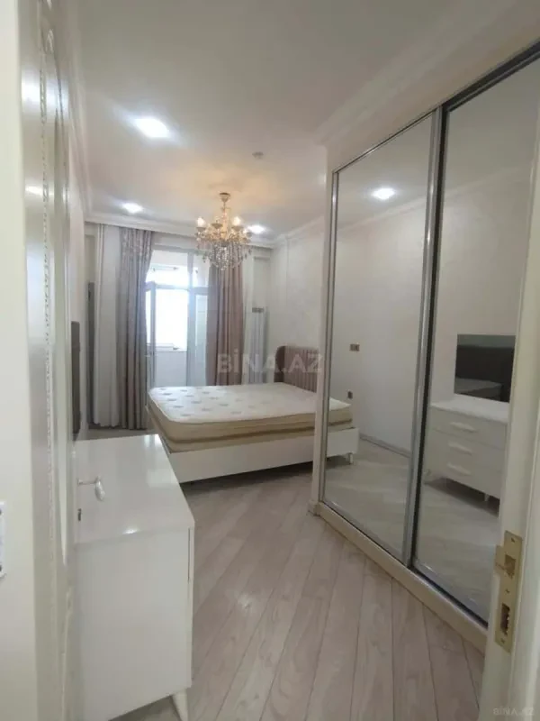 Kirayə verilir 2 otaqlı mənzil 74 m²