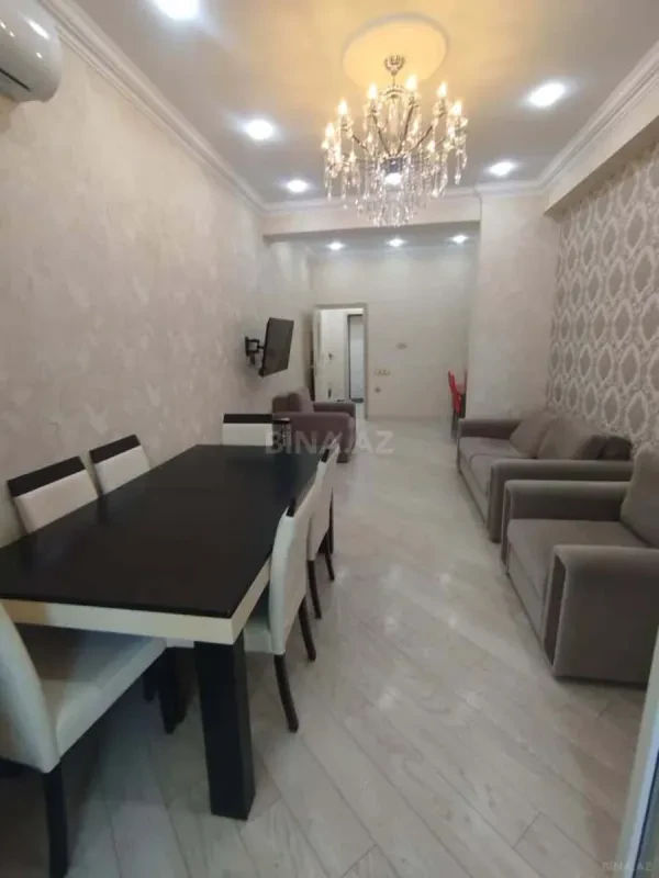 Kirayə verilir 2 otaqlı mənzil 74 m²