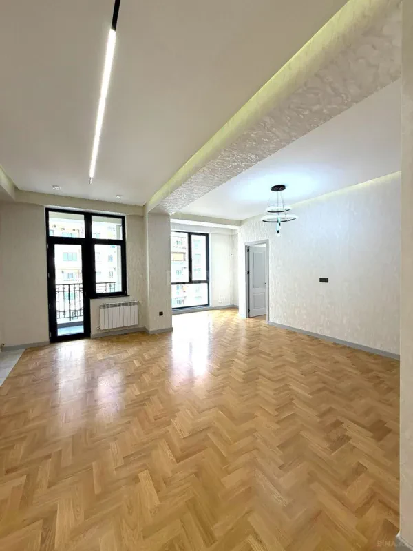 Satılır 4 otaqlı mənzil 120 m²