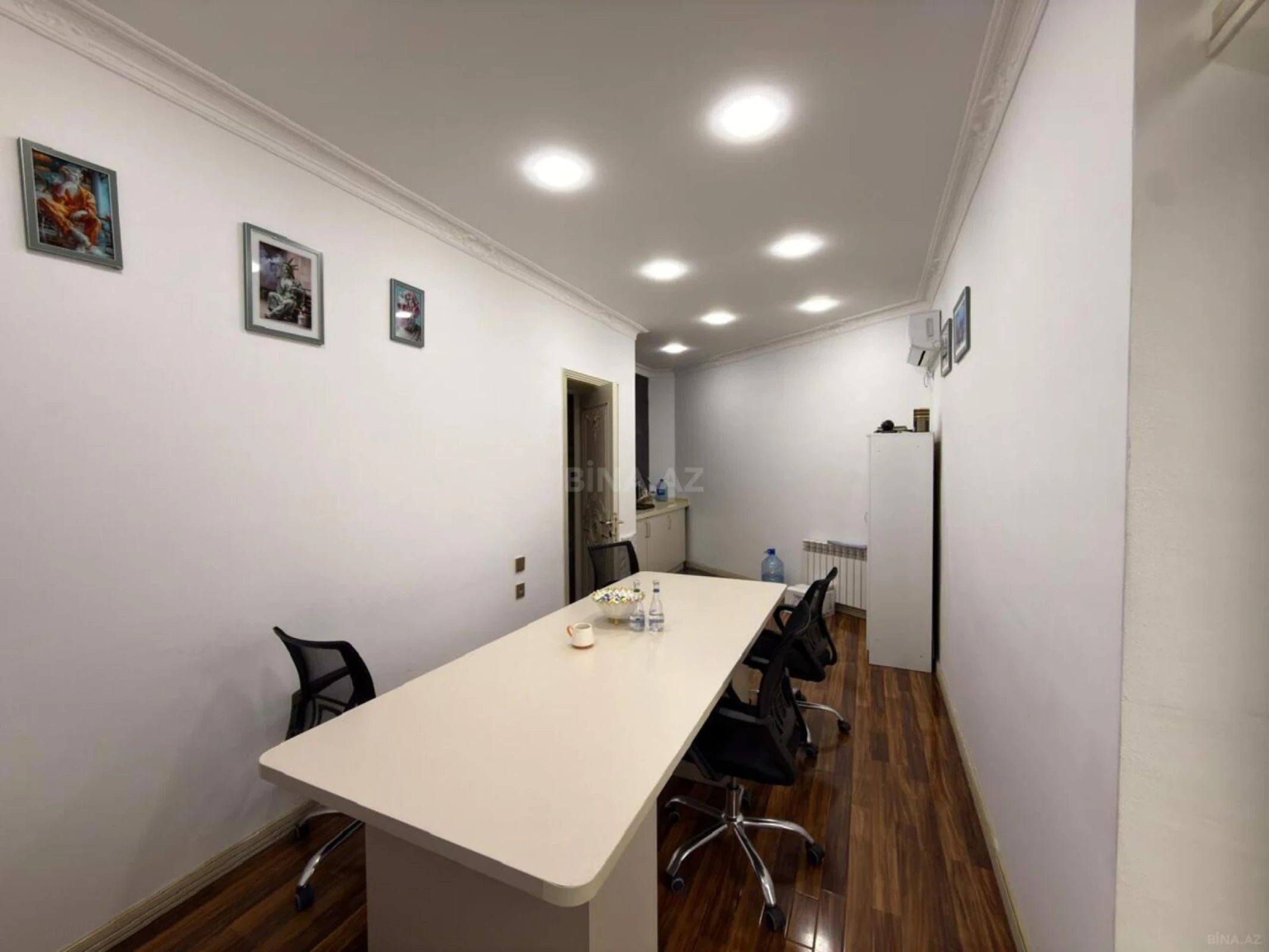 Kirayə verilir 11 otaqlı ofis 300 m²