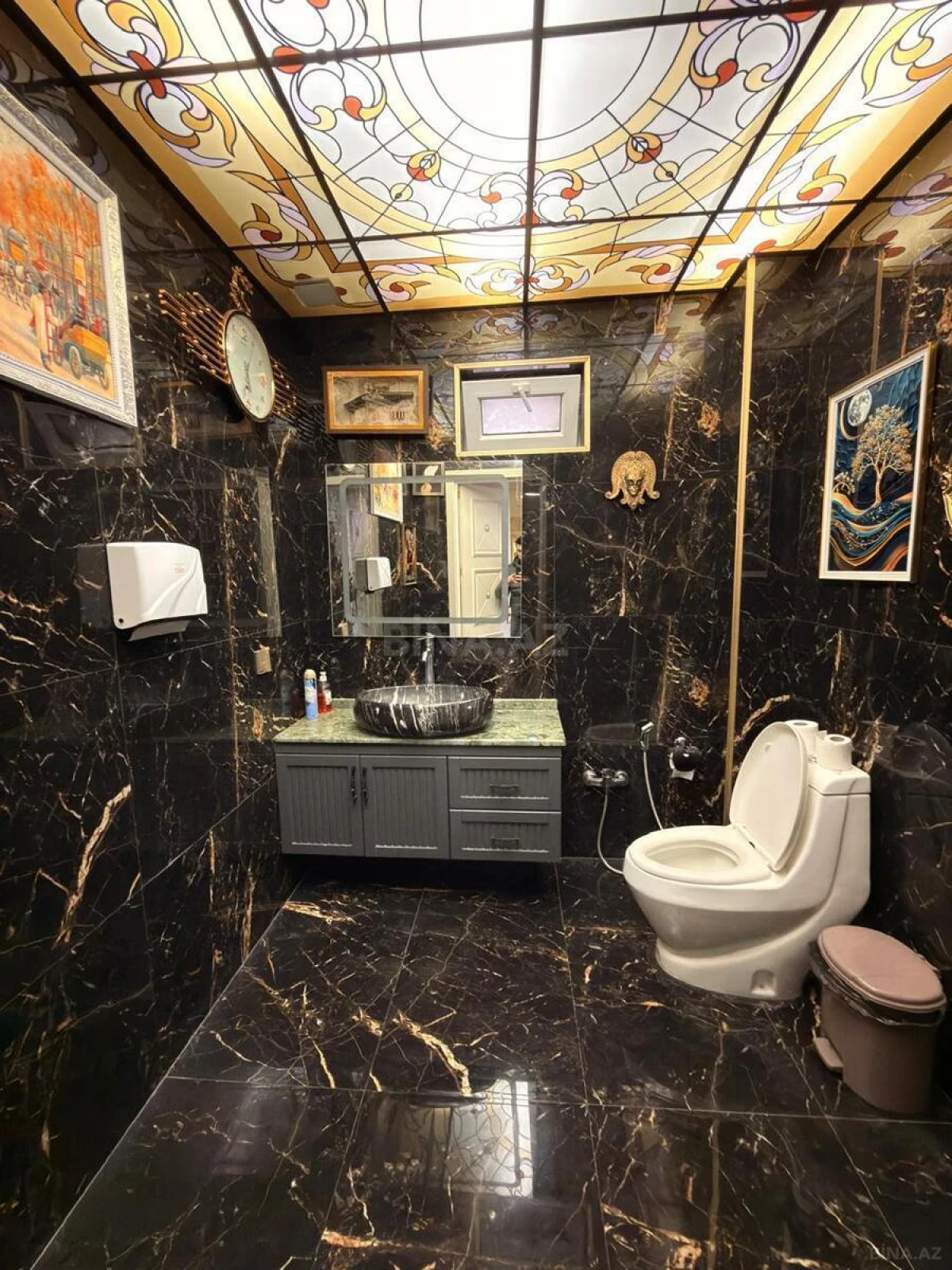 Kirayə verilir 11 otaqlı ofis 300 m²