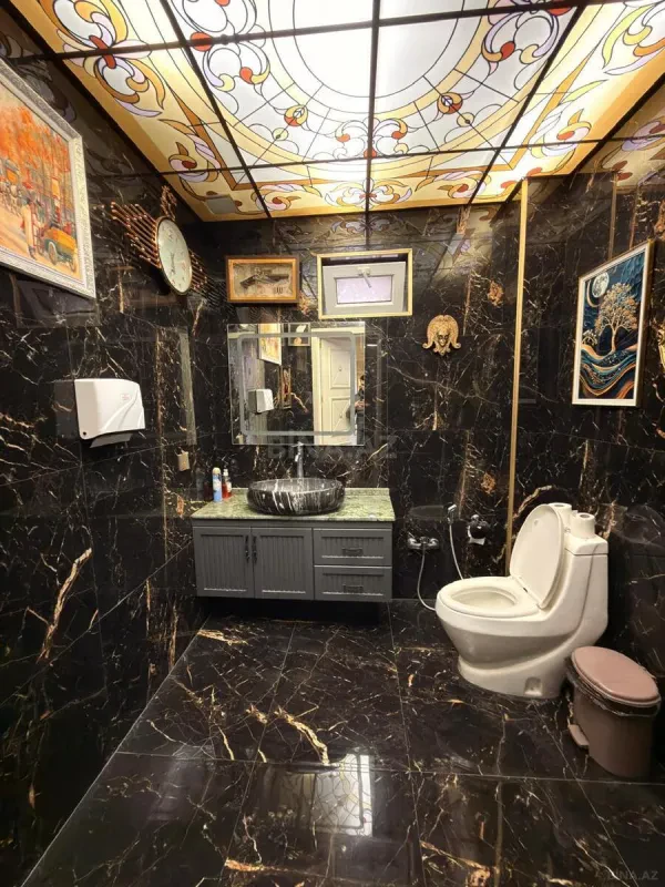 Kirayə verilir 11 otaqlı ofis 300 m²
