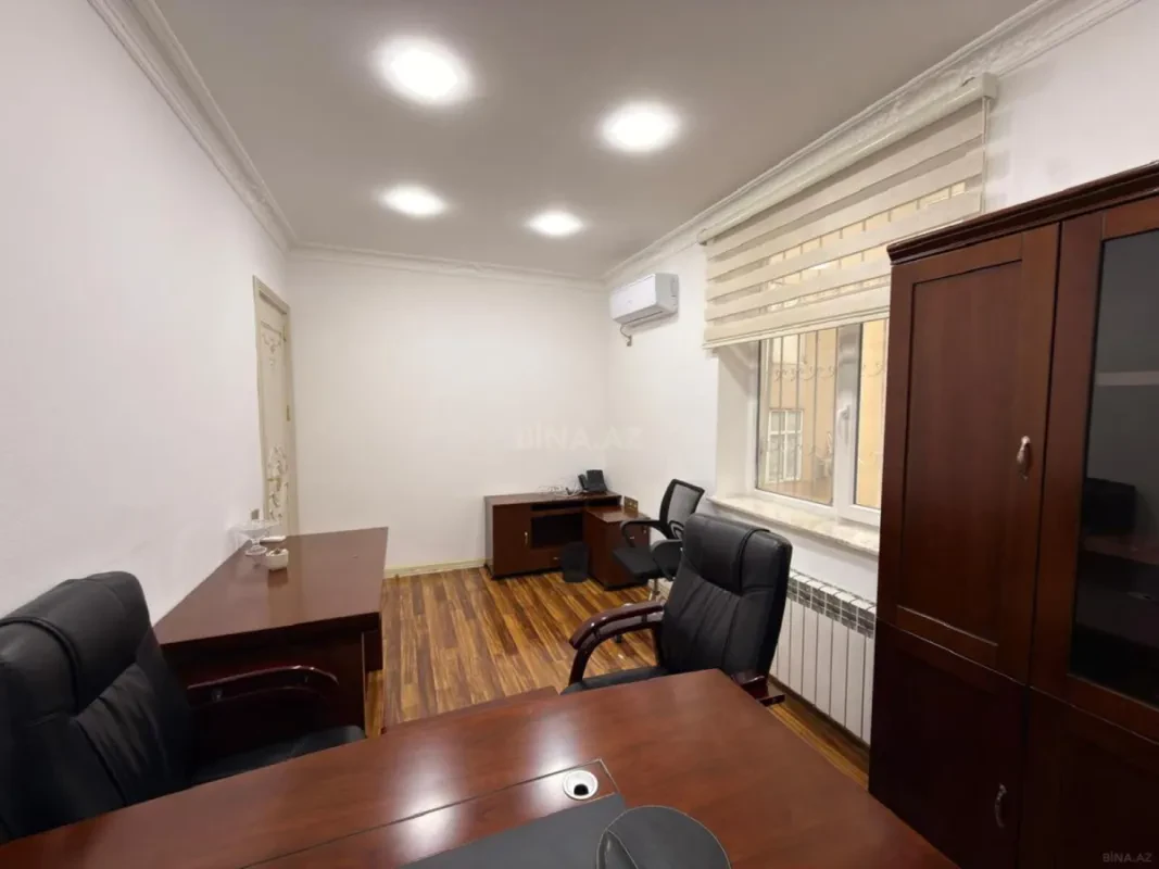 Kirayə verilir 11 otaqlı ofis 300 m²