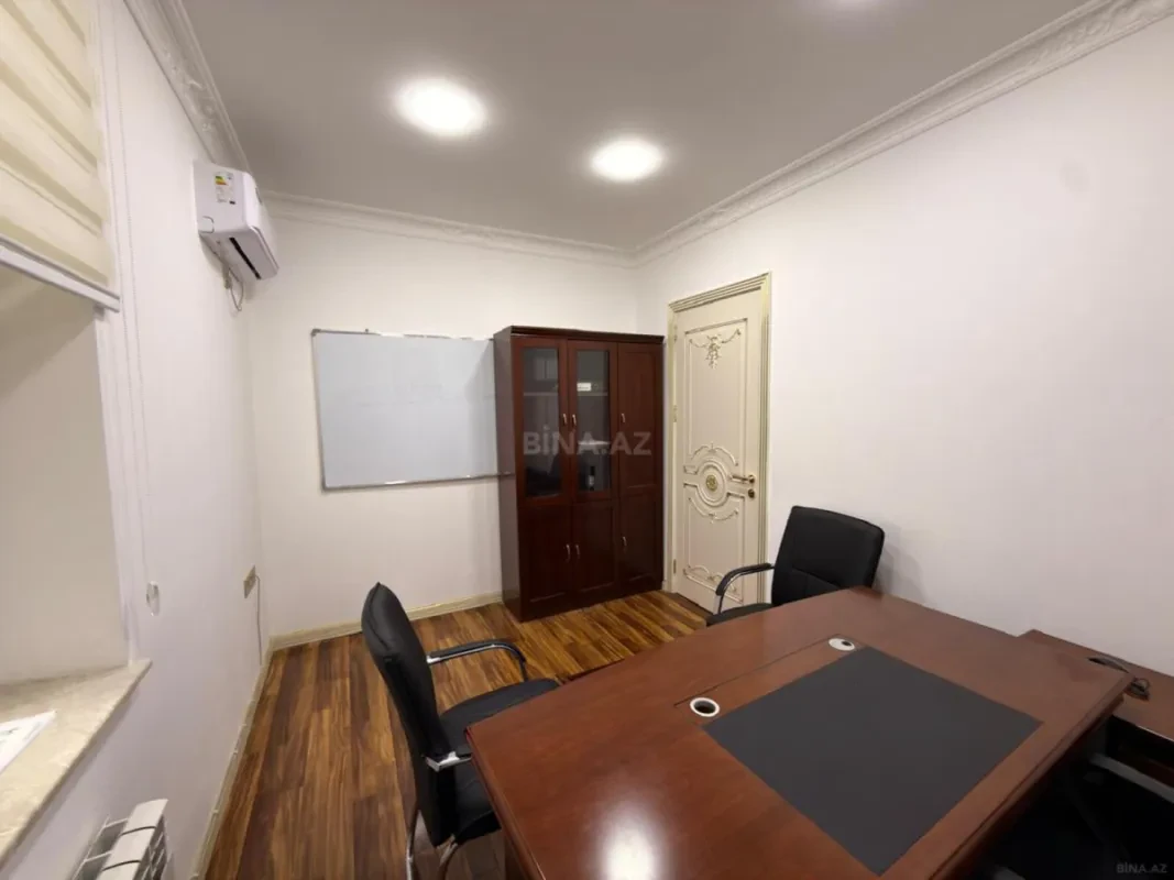 Kirayə verilir 11 otaqlı ofis 300 m²
